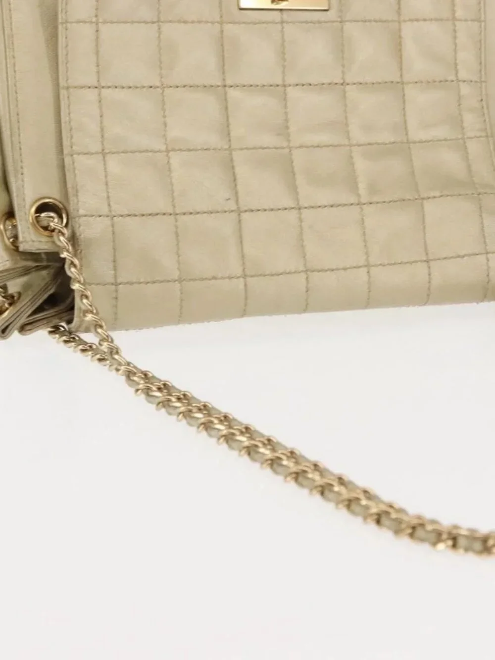 CHANEL Choco Bar Chain Shoulder Bag Leather Gold CC Auth 145942
